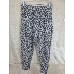 Magellan Outdoors Womens Gray Leopard Print Lounge Pants Joggers Small 6986079